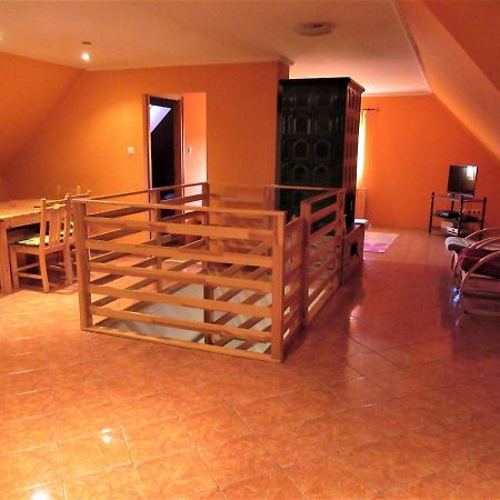 Menyhart Apartman Gyenesdiason 6 Fo Reszere Exterior photo
